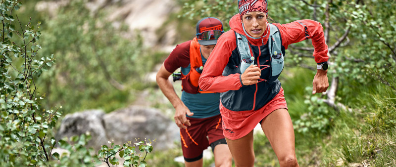 DYNAFIT Athlet Hannes Namberger beim Trail Running in Davos, ausgestattet mit der neuen Sommerkollektion 2020